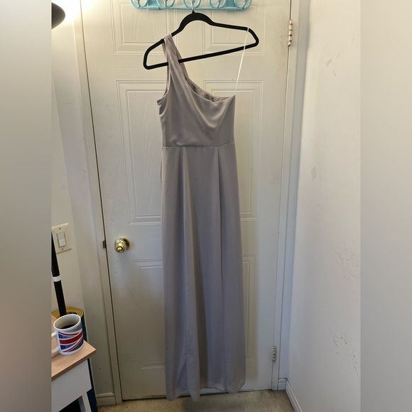 Show me your MuMu Eliza one-shoulder dress in dove grey - Picture 3 of 13